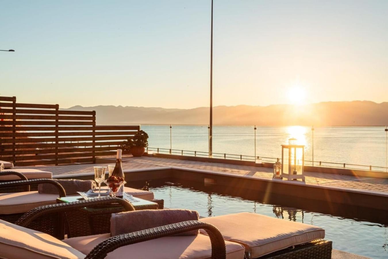 Seaside Summer Bliss - Aurora Luxury Pool Paradise Petalídhion Exterior foto