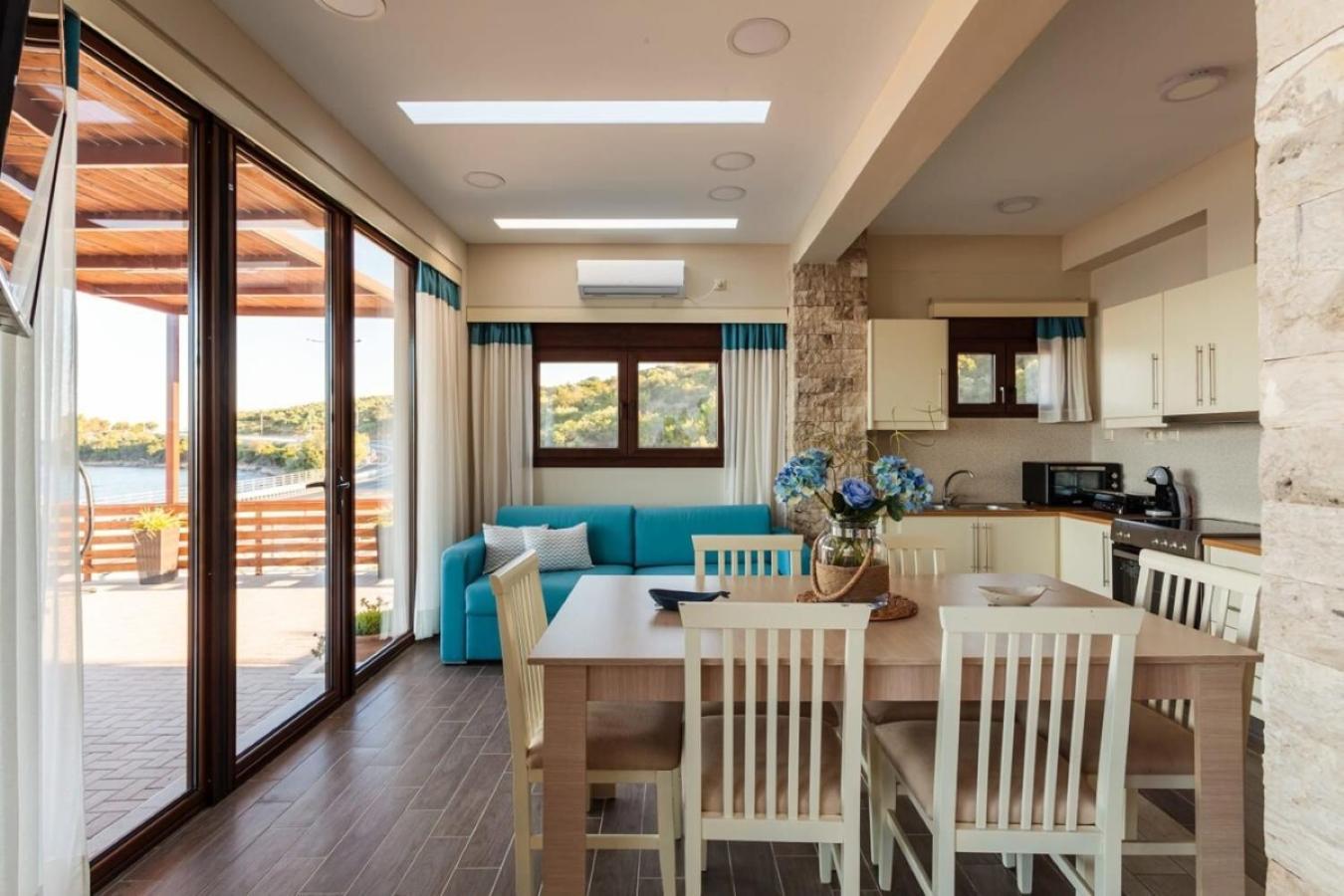 Seaside Summer Bliss - Aurora Luxury Pool Paradise Petalídhion Exterior foto